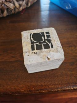 Rare original Getti Museum taverntine paperweight