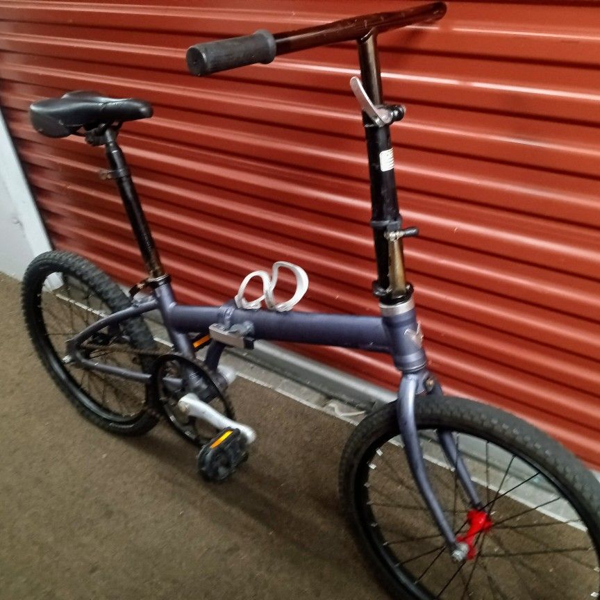 Fold Up Bicycle Ultralight Vilano Runs Great for Sale in New York NY OfferUp