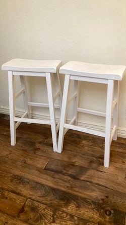 Set of 2 White Wood Saddle Bar Stools