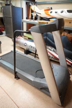 Precor 9.33i Treadmil