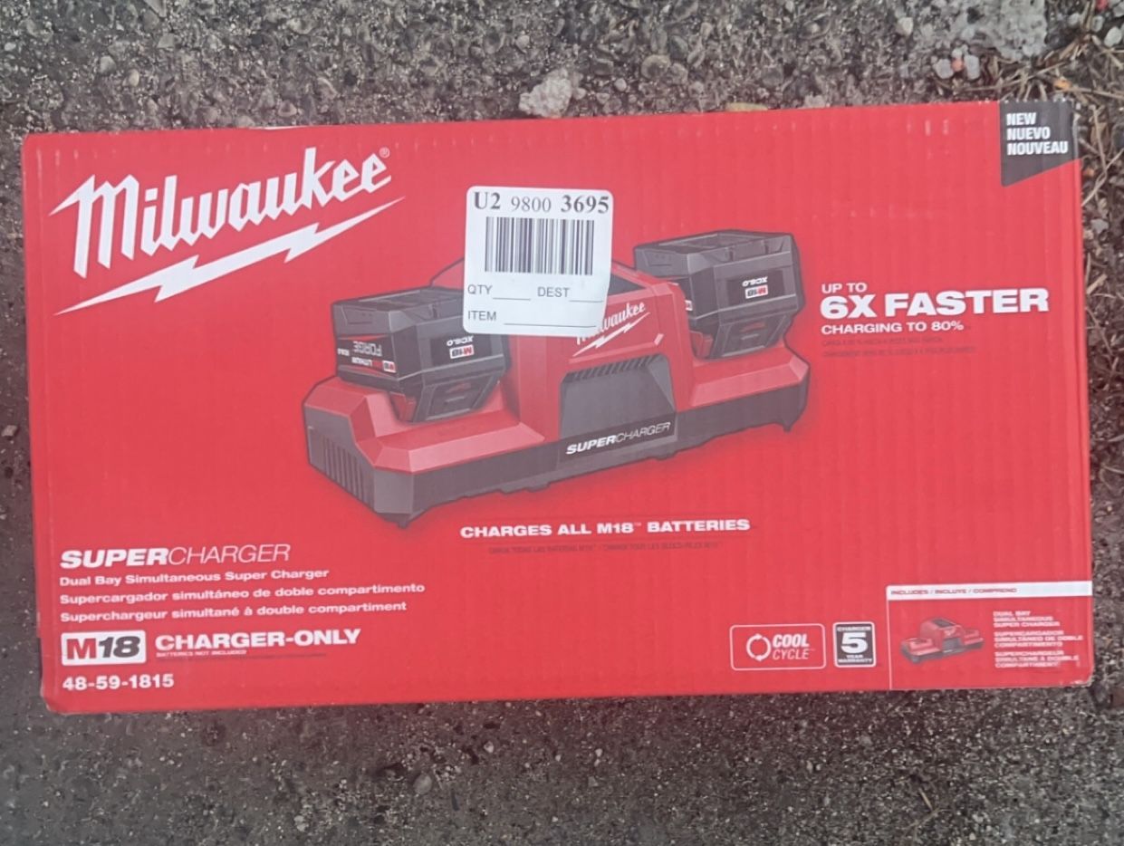 M18 18V Dual Bay Simultaneous Super Charger