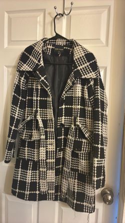Size M Black and White Plaid Wool Coat