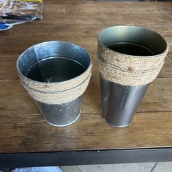 4 Metal planter pots