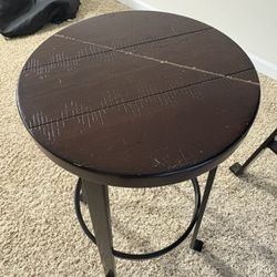 High Top With 2 Stools 