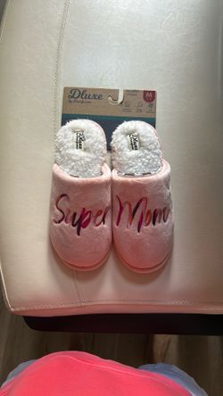 Women’s memory phone deluxe pink slippers size 7/8 medium brand new