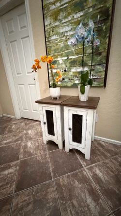 Beautiful farmhouse set of two end tables PUEBLO COLLECTIONS,