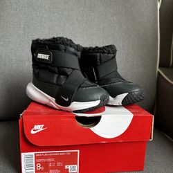 nike toddler snowboots