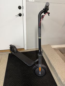 Brand New Black NAVEE V40 Electric Scooter