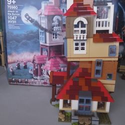 Lego 75980 Weasley House