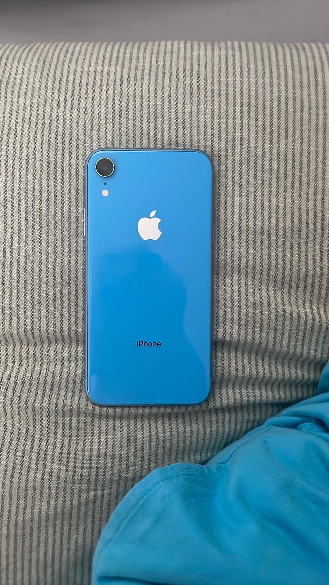 iPhone XR Read Descriptions