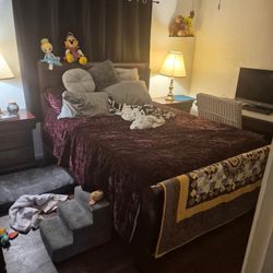 Wooden Sleigh Bed (Queen)