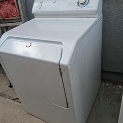 Maytag extra Capacity Gas Dryer 