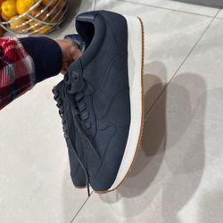 Size 9.5 men’s
