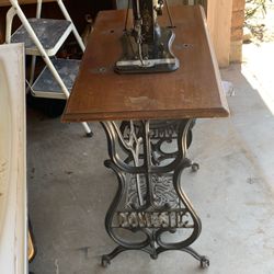 Antique  Sewing machine 