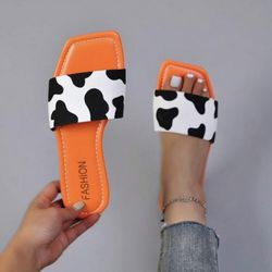 cow Sandlas 