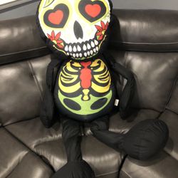 Giant stuffed skeleton 5.8FT 