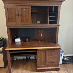 Dresser/cabinet/desk