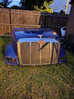 2009 Peterbilt 387 Hood