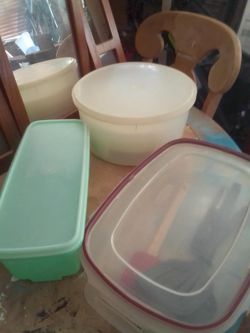 Tupperware Rubbermaid Lockit Storage Bowls Containers XL Bowl With Lids