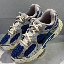 NIKE WOMANS V5 RNR “COURT BLUE”