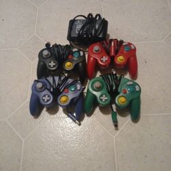 GameCube Controllers And USB Adaptor