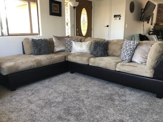 Sectional w washable covers