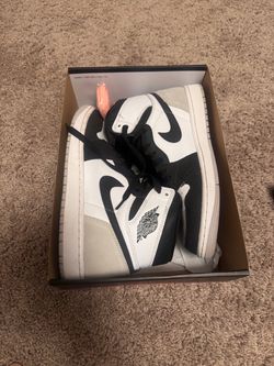 Jordan 1 high OG “stage haze” size 9