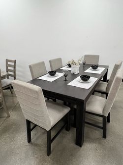 Dining table set