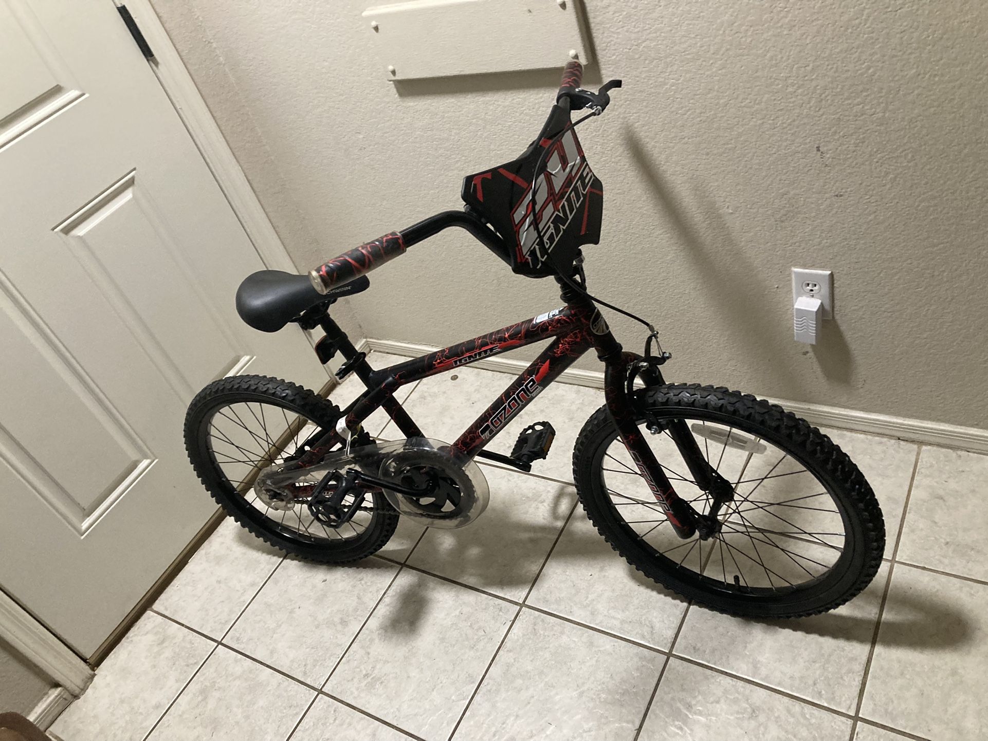 Ozone 500 Boys' Ignite 20 in Bike