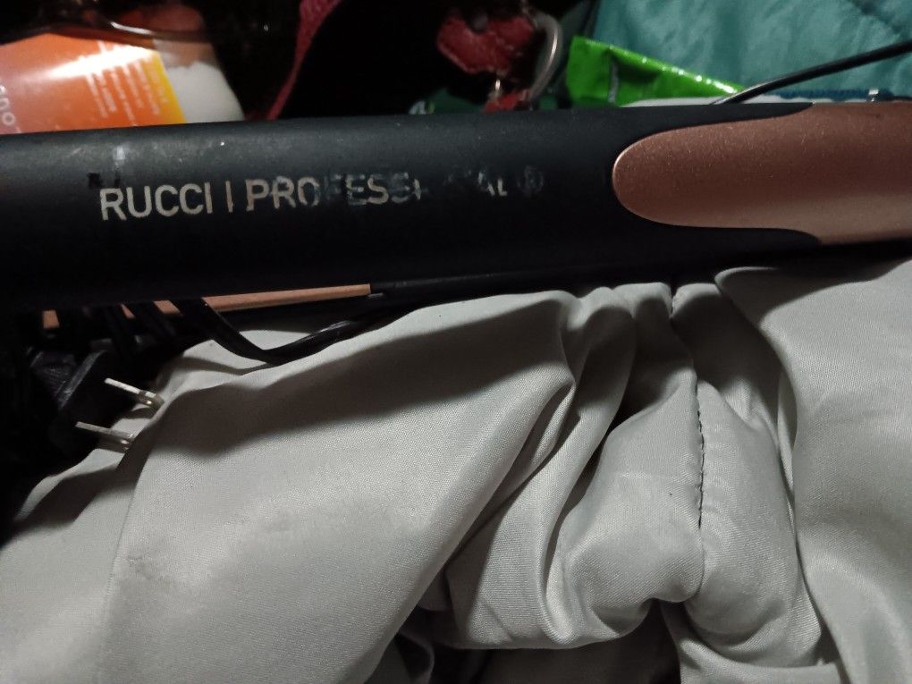 Brand New Straightening Iron 