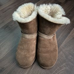 youth size 3 fur boots