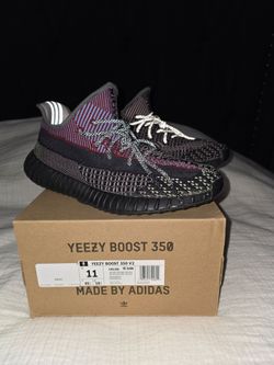 adidas Yeezy Boost 350 V2
Yecheil