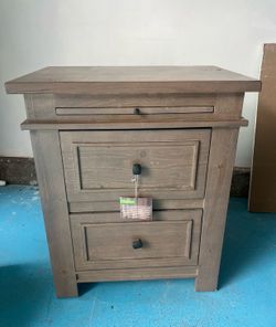 $30 sturdy wooden table