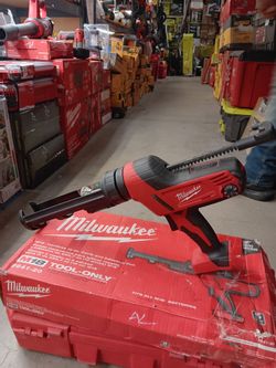 Milwaukee
M18 18V Lithium-Ion Cordless 10 oz. Caulk and Adhesive Gun (Tool-Only