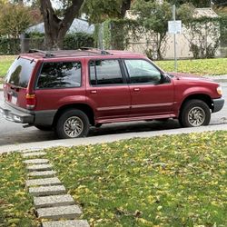 1999 Ford Explorer