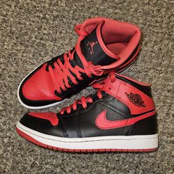 Nike Air Jordan 1 Mid sneakers in the "Alternate Bred"