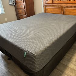 Tuft And Needle Queen Size Mattress