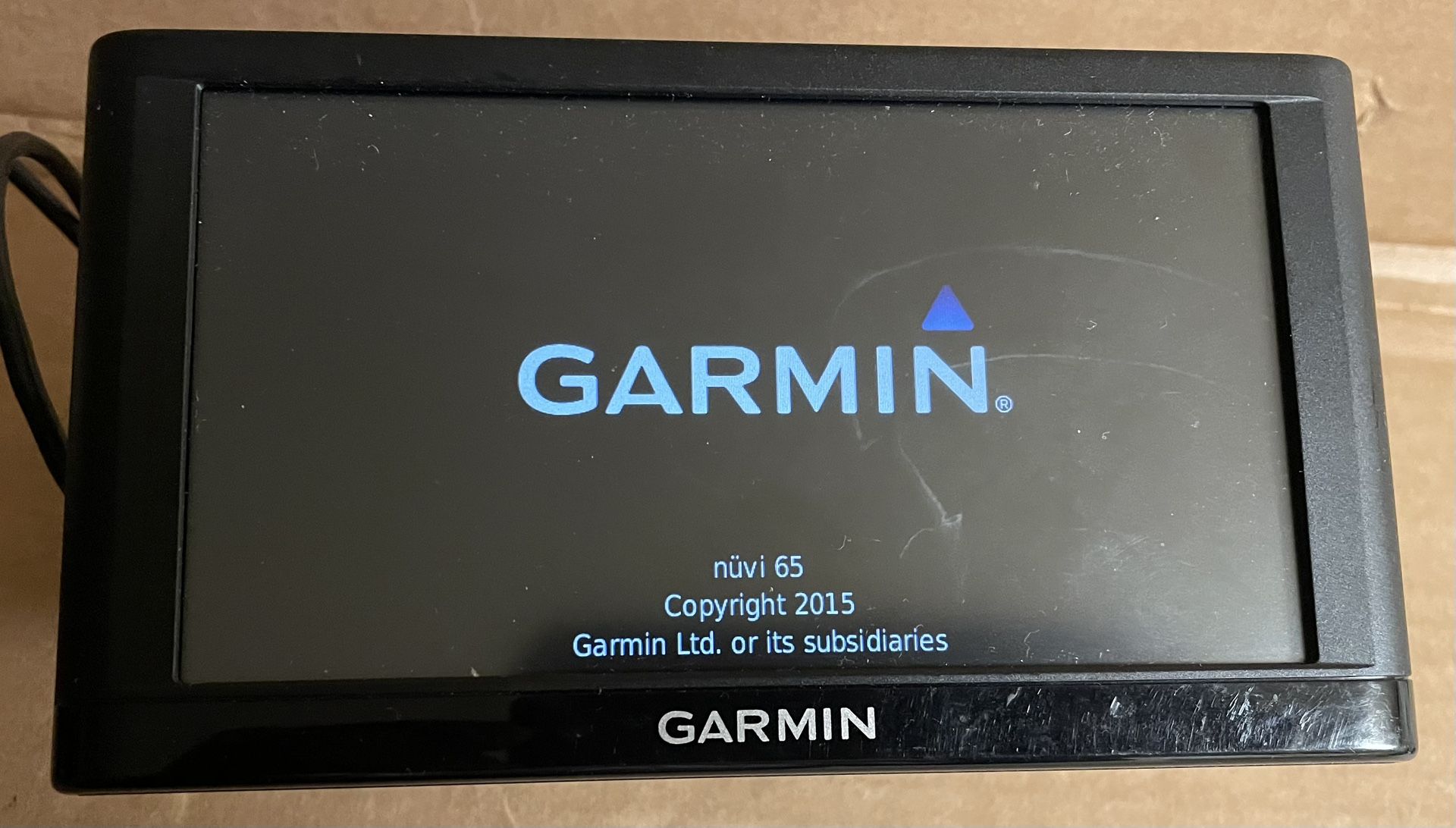 GARMIN NUVI 65LM 6" GPS Bundle Complete w/ Car Charger, Window Mount