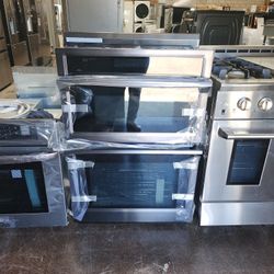 Samsung
30 in. Electric Steam Cook Wall Oven with Speed Cook Built-In Microwave in Fingerprint Resistant 
Black Stainless