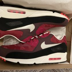 *****New Nike Air Max 1990 Size 14 Rare Custom Made****