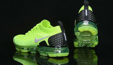 Men nike flynit message me your size