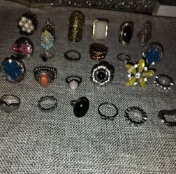 25-Pre-owned Costume Jewelry Rings