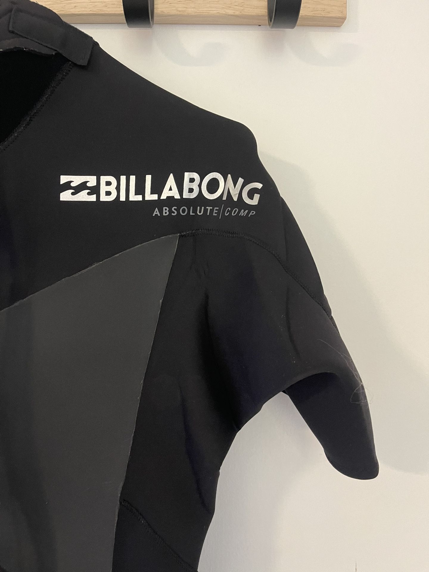 Billabong Wetsuit/ Brand New / Never Worn Water sports