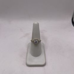 14kt Gold Engagement Style Ring w/ Cluster Design 