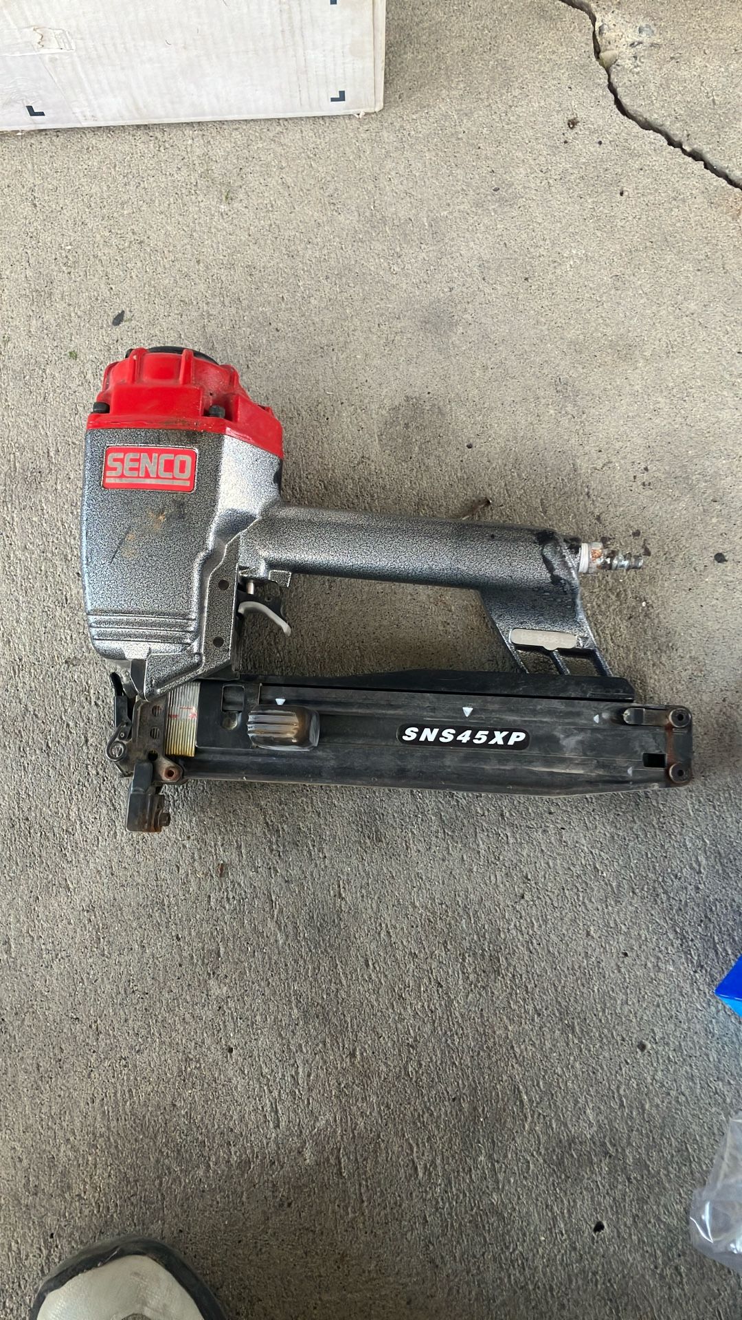 Senco Roofing Staples Gun