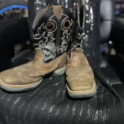 Men’s size 9 boots