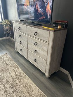 Ashley Bedroom set Rustic Cal-King Size bed