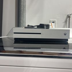 Xbox One S With HDMI Cable 1TB