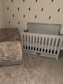 Baby crib & mattress $200