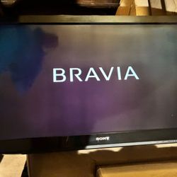 Sony KDL-40SL140 is a 40-inch BRAVIA LCD TV